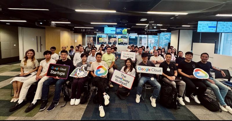 Participants posing together at Google Cloud and OpenClaw Asia’s AI Agent Startup Day.
